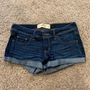 Hollister size 5 short-short shorts